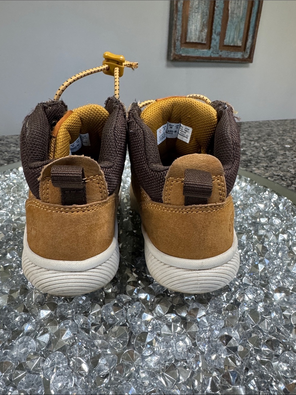 Timberland toddler Tan Suede Ankle Boots with White Sole 9 - Picture 6 of 14
